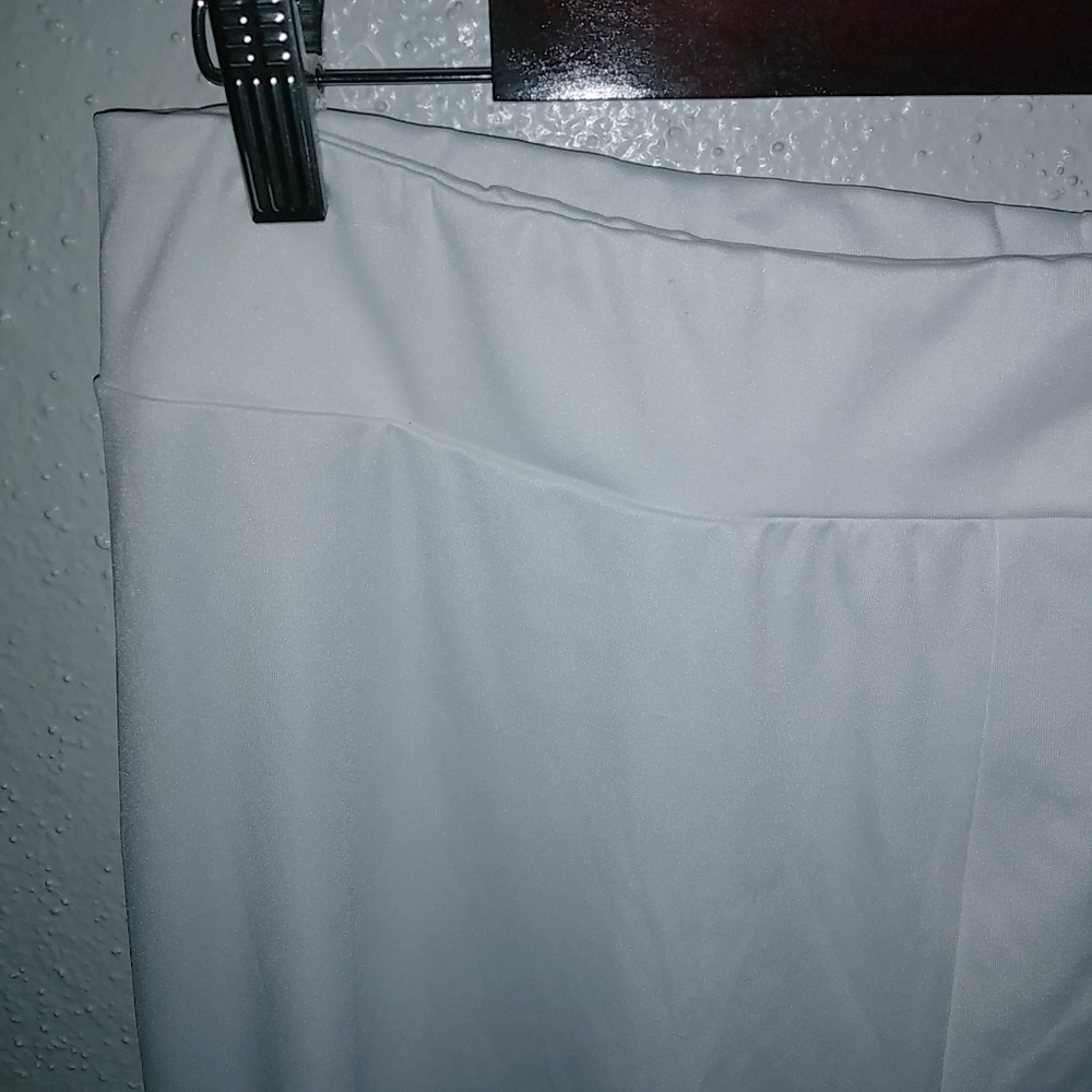 Beautiful 2X Side Laced White Pants - Picture 4 of 7